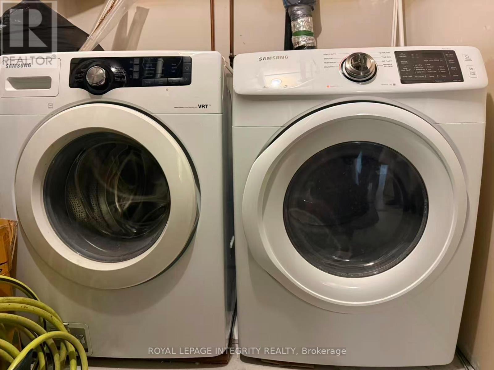 31 Thornbury Crescent, Ottawa, ON - Indoor Photo Showing Laundry Room