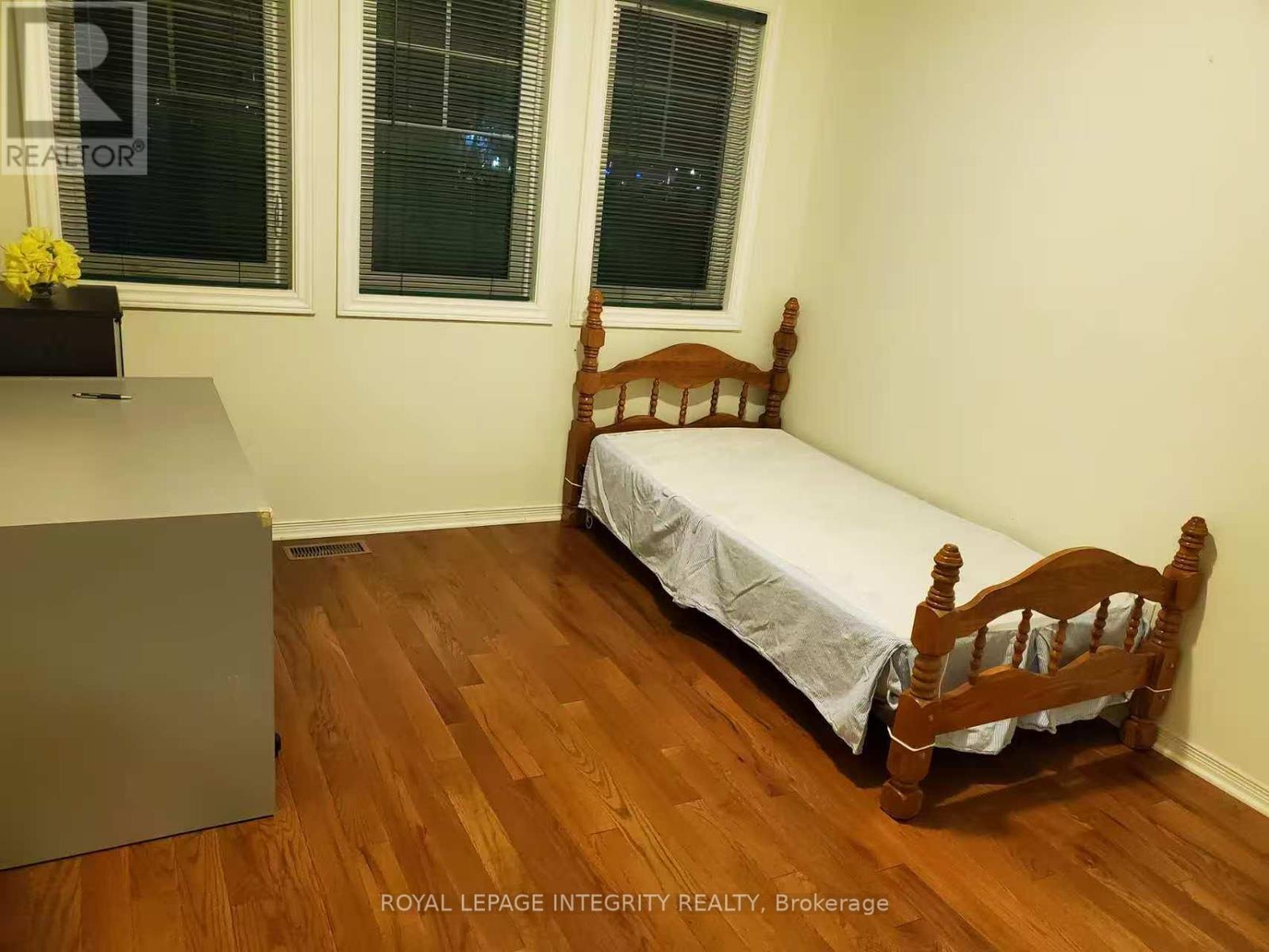 31 Thornbury Crescent, Ottawa, ON -