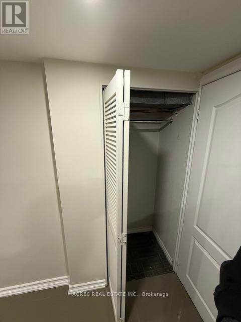 31 Sledman Street, Mississauga, ON - Indoor Photo Showing Other Room