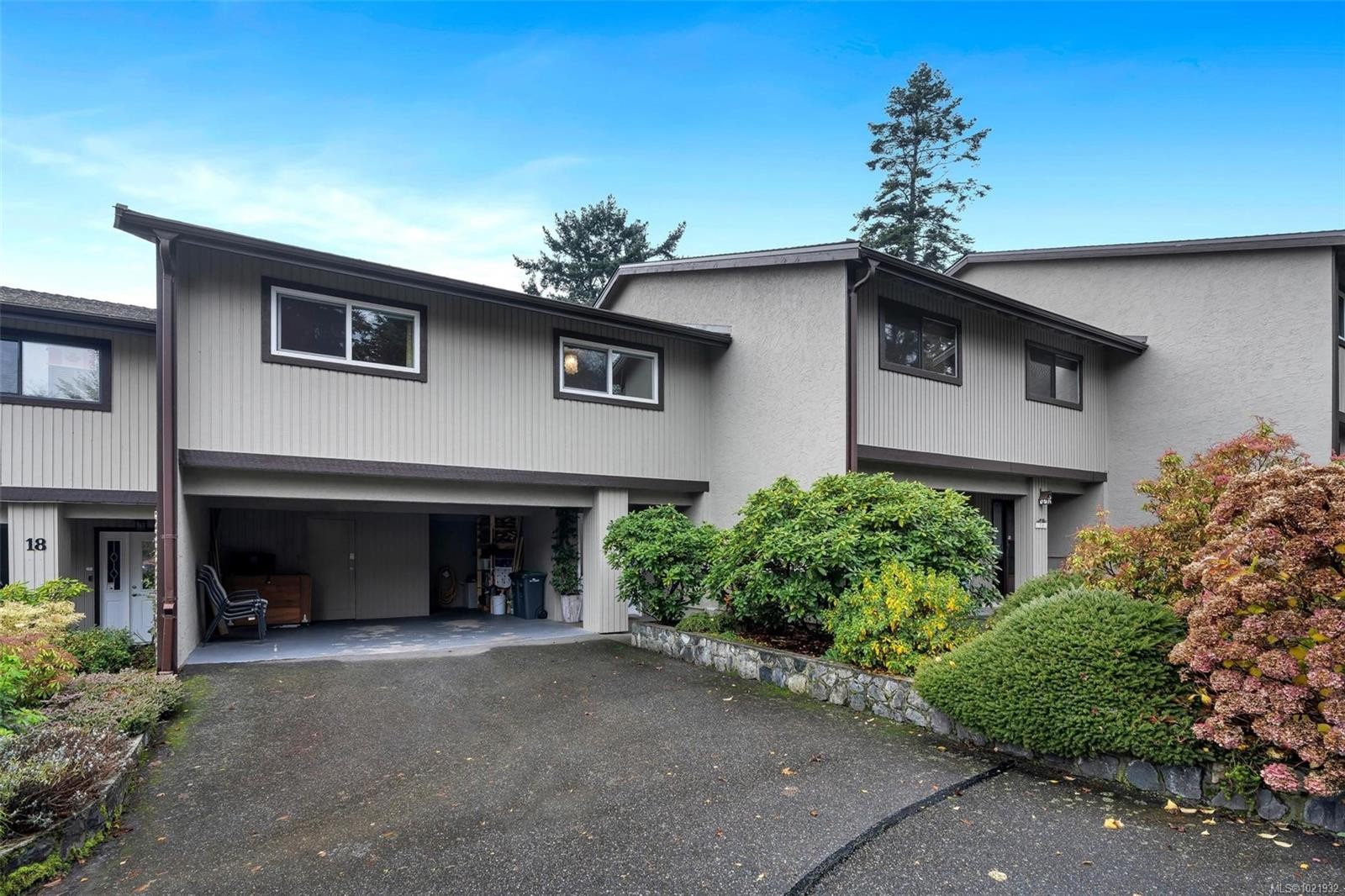 17-897 Admirals Rd, Esquimalt, BC