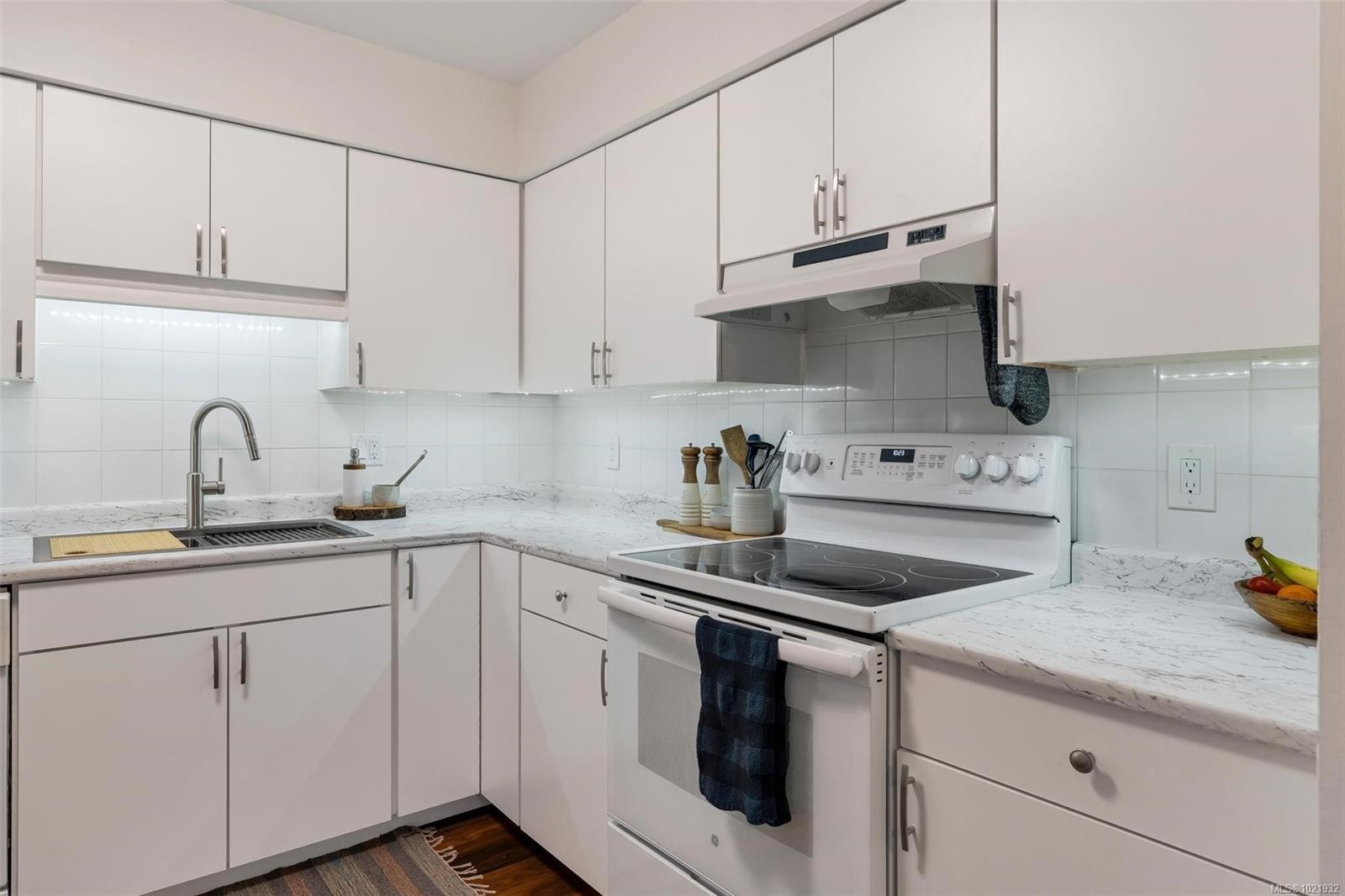 17-897 Admirals Rd, Esquimalt, BC