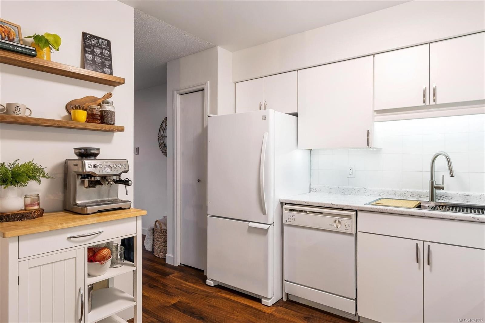 17-897 Admirals Rd, Esquimalt, BC