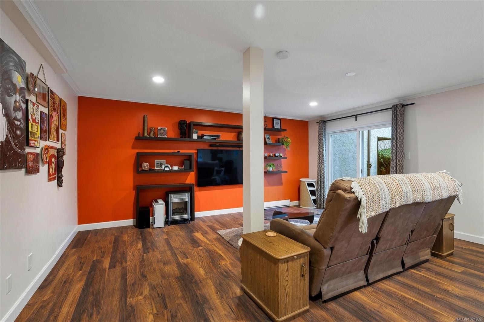 17-897 Admirals Rd, Esquimalt, BC