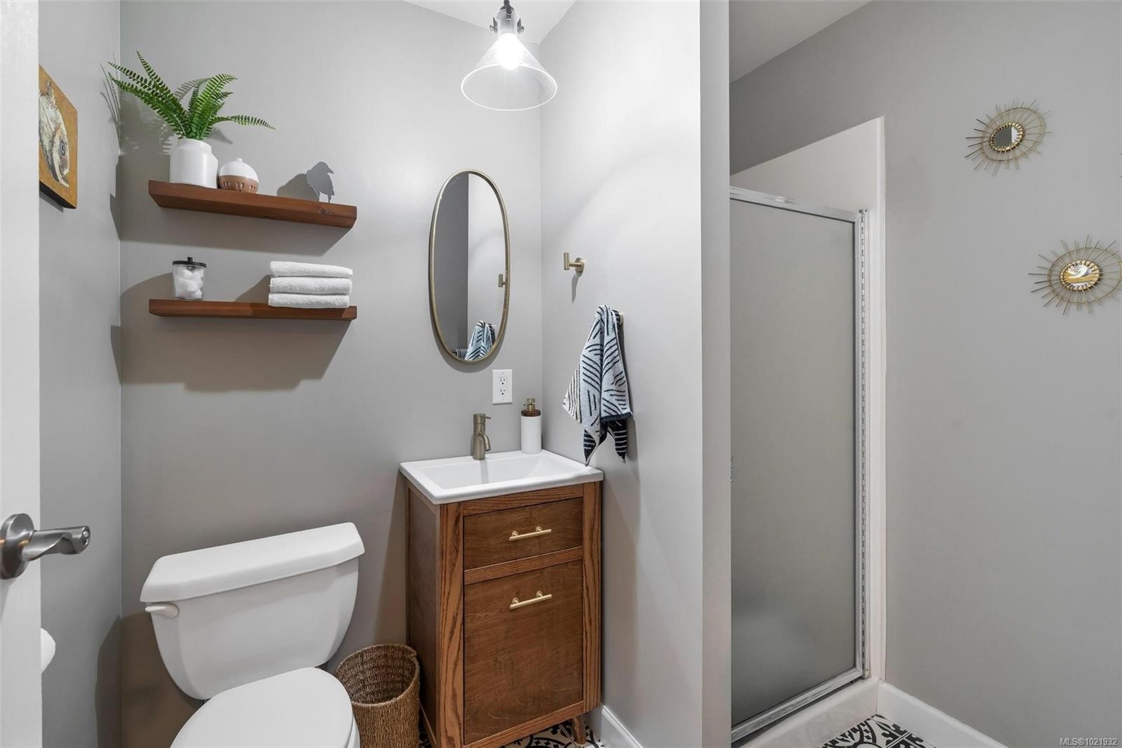 17-897 Admirals Rd, Esquimalt, BC