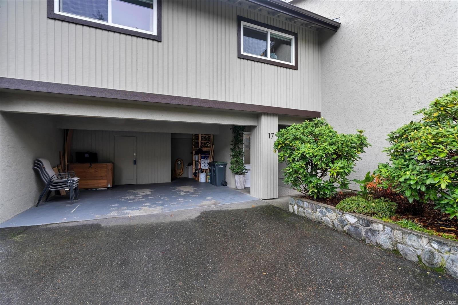 17-897 Admirals Rd, Esquimalt, BC