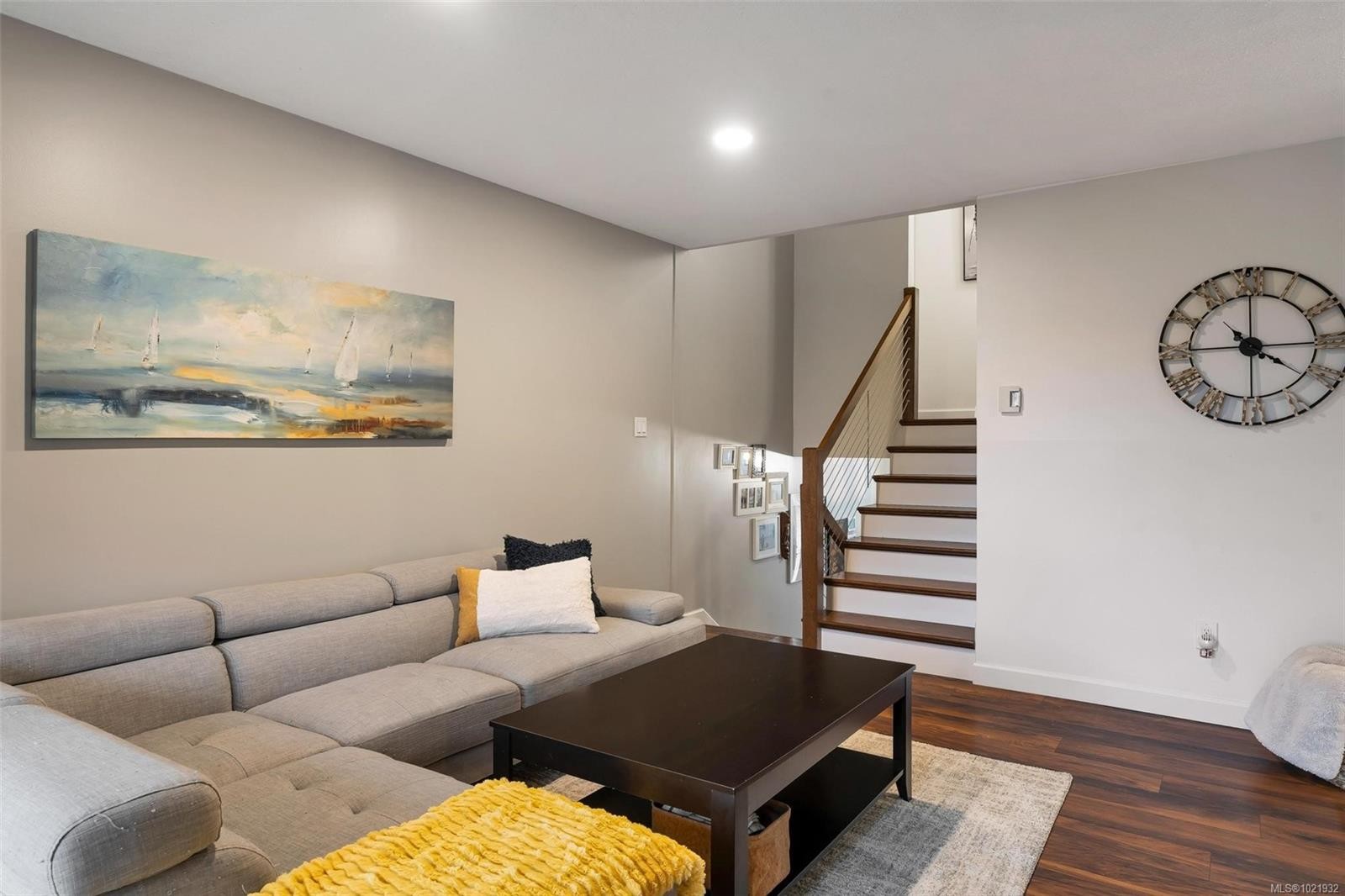 17-897 Admirals Rd, Esquimalt, BC