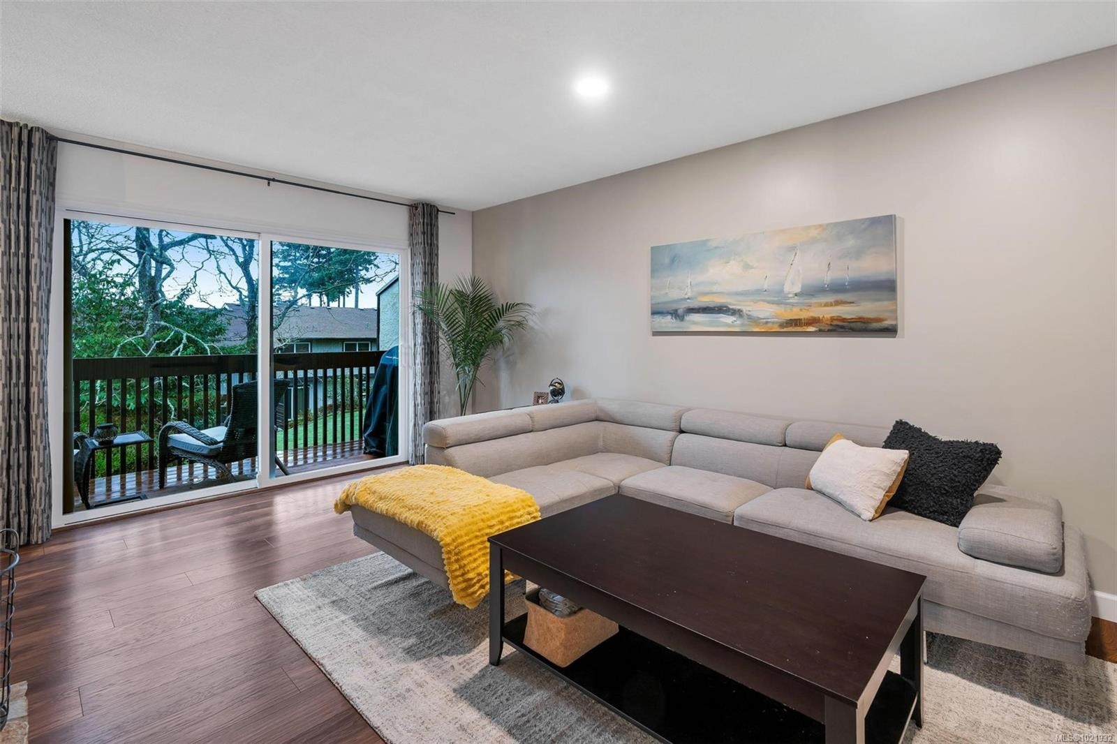 17-897 Admirals Rd, Esquimalt, BC