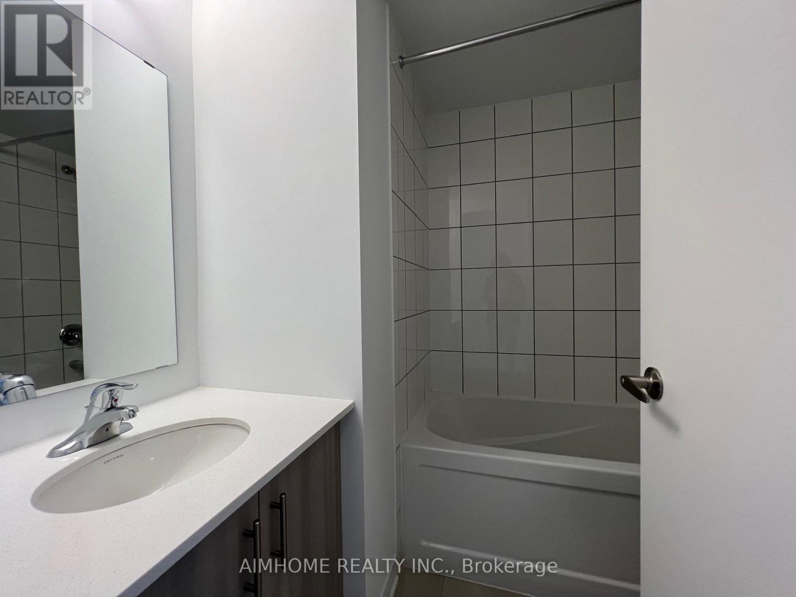 19 Case Ootes Drive, Toronto, ON - Indoor Photo Showing Bathroom