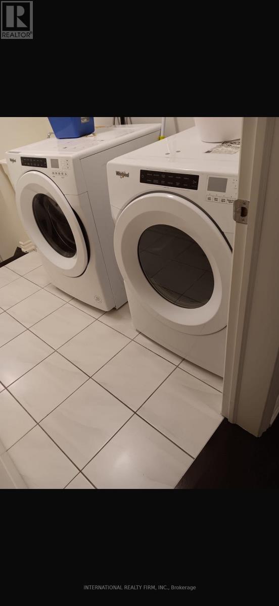 1222 Plymouth Drive, Oshawa, ON - Indoor Photo Showing Laundry Room