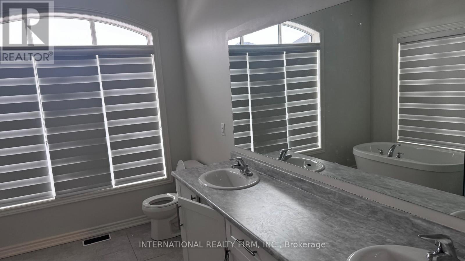 1222 Plymouth Drive, Oshawa, ON - Indoor Photo Showing Bathroom