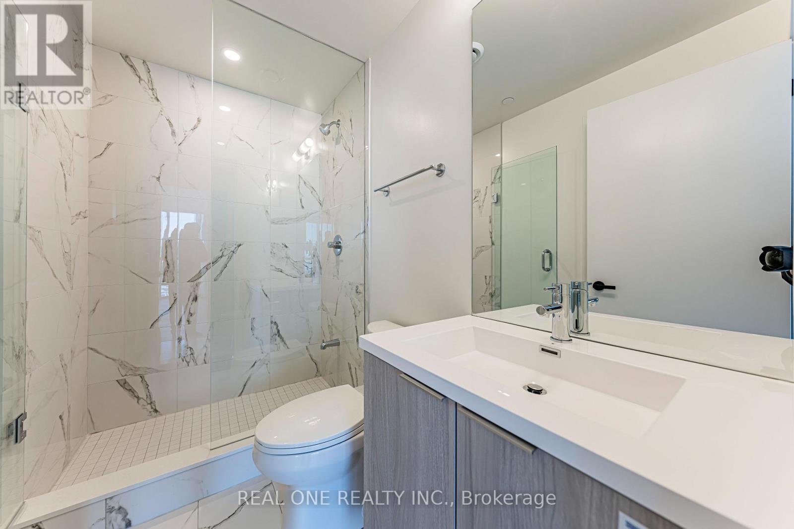 4509 - 8 Interchange Way, Vaughan, ON - Indoor Photo Showing Bathroom