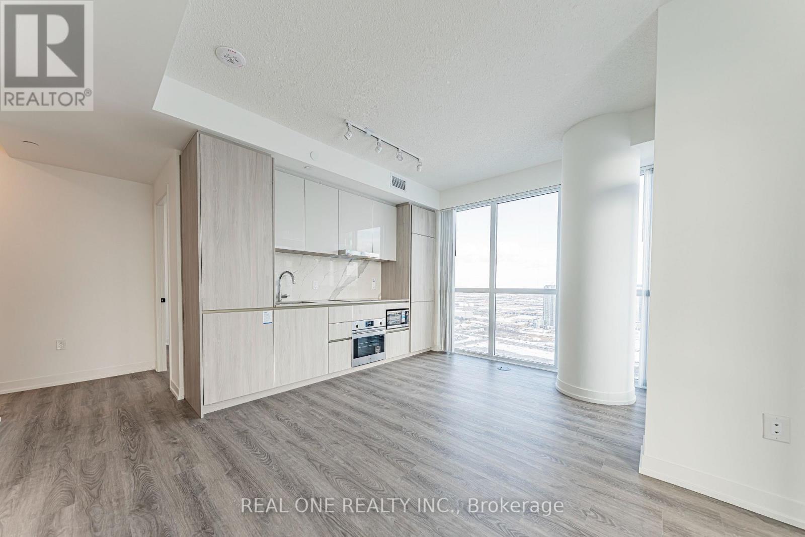 4509 - 8 Interchange Way, Vaughan, ON - Indoor Photo Showing Kitchen