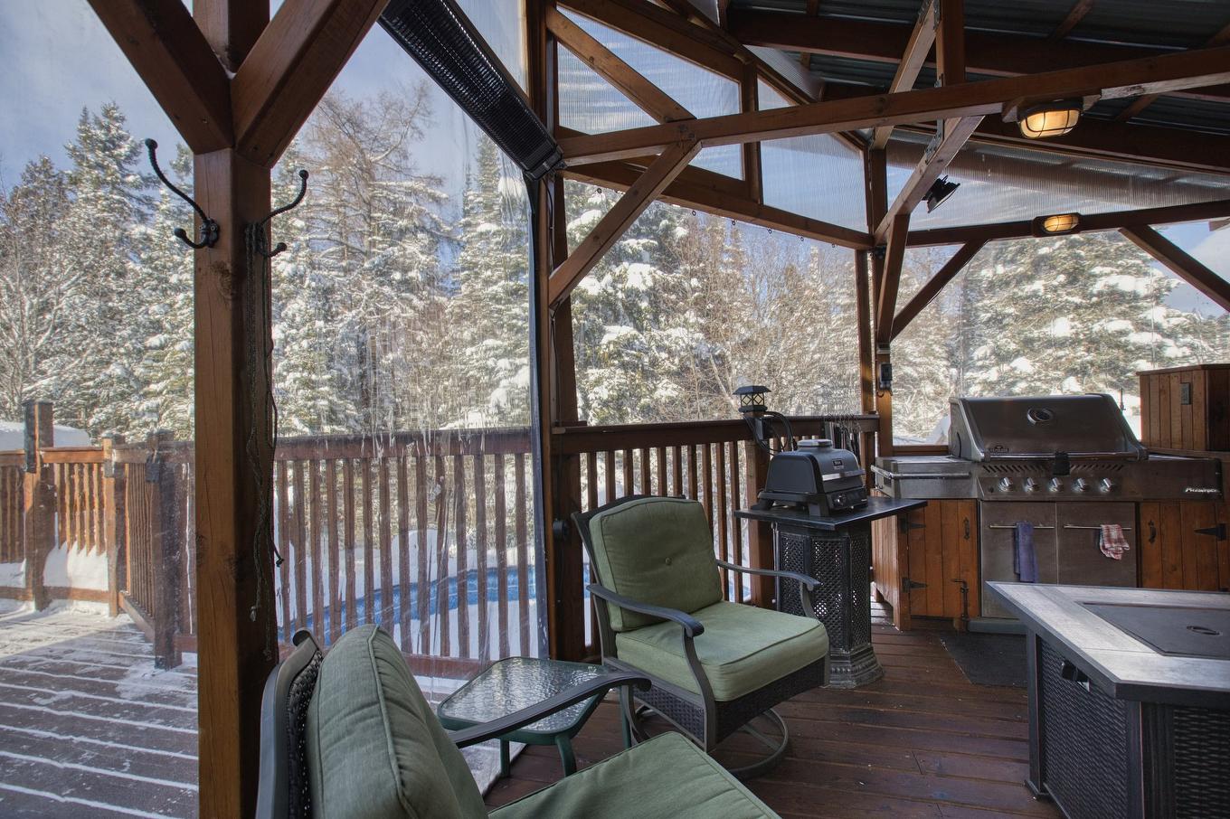 Véranda - 511 Rue Des Sous-Bois, Sainte-Agathe-Des-Monts, QC - Outdoor With Exterior