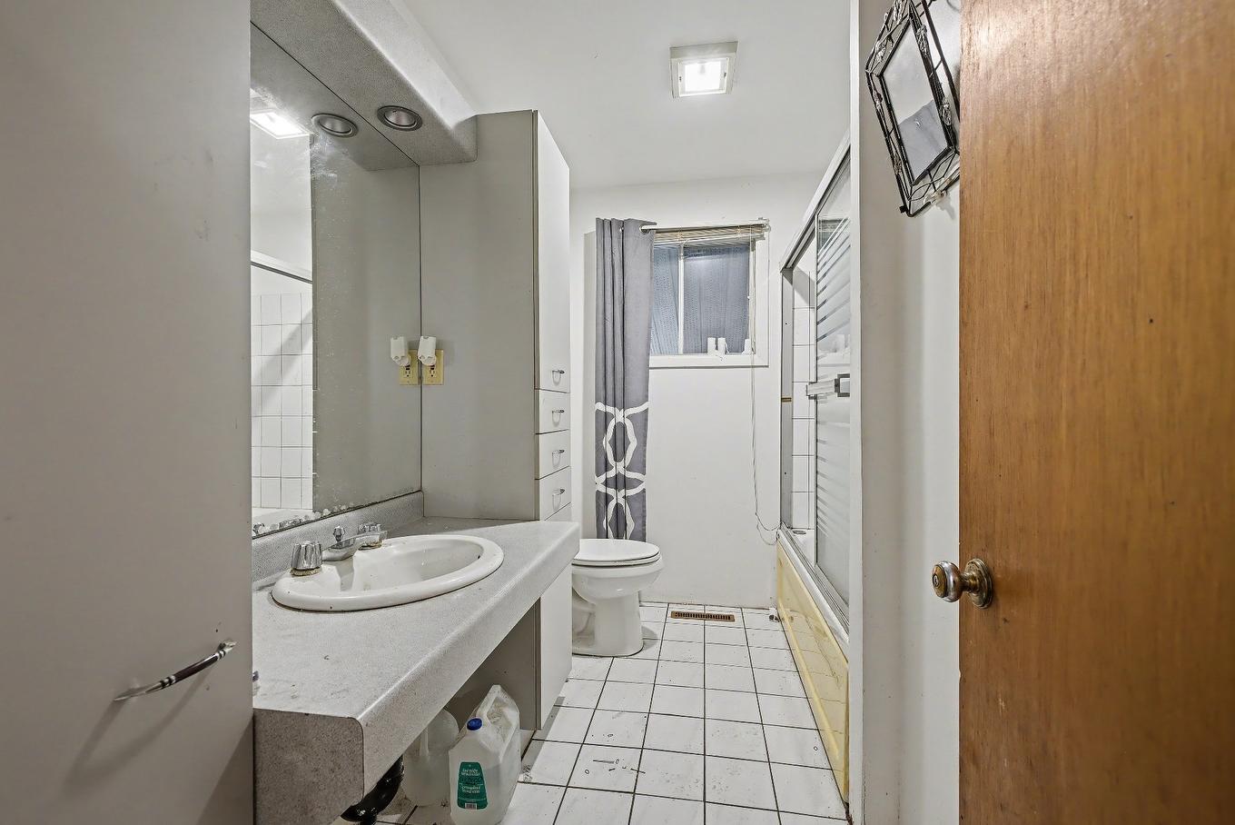 Salle de bains - 245 Rue Brébeuf, Sainte-Catherine, QC - Indoor Photo Showing Bathroom