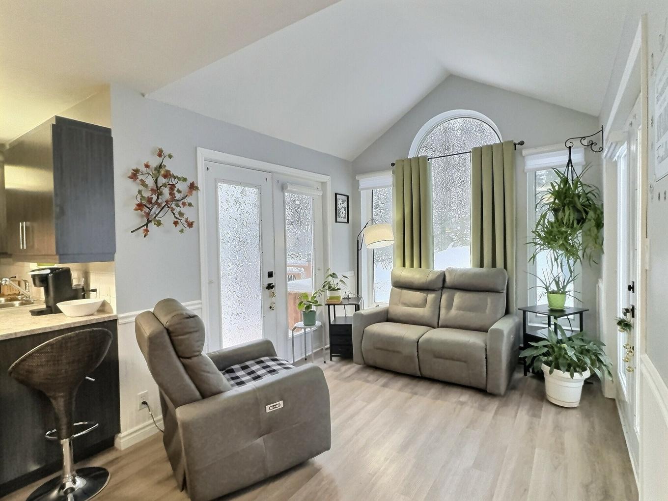 Living room - 22 Rue St-Isidore O., Laverlochère-Angliers, QC - Indoor Photo Showing Living Room