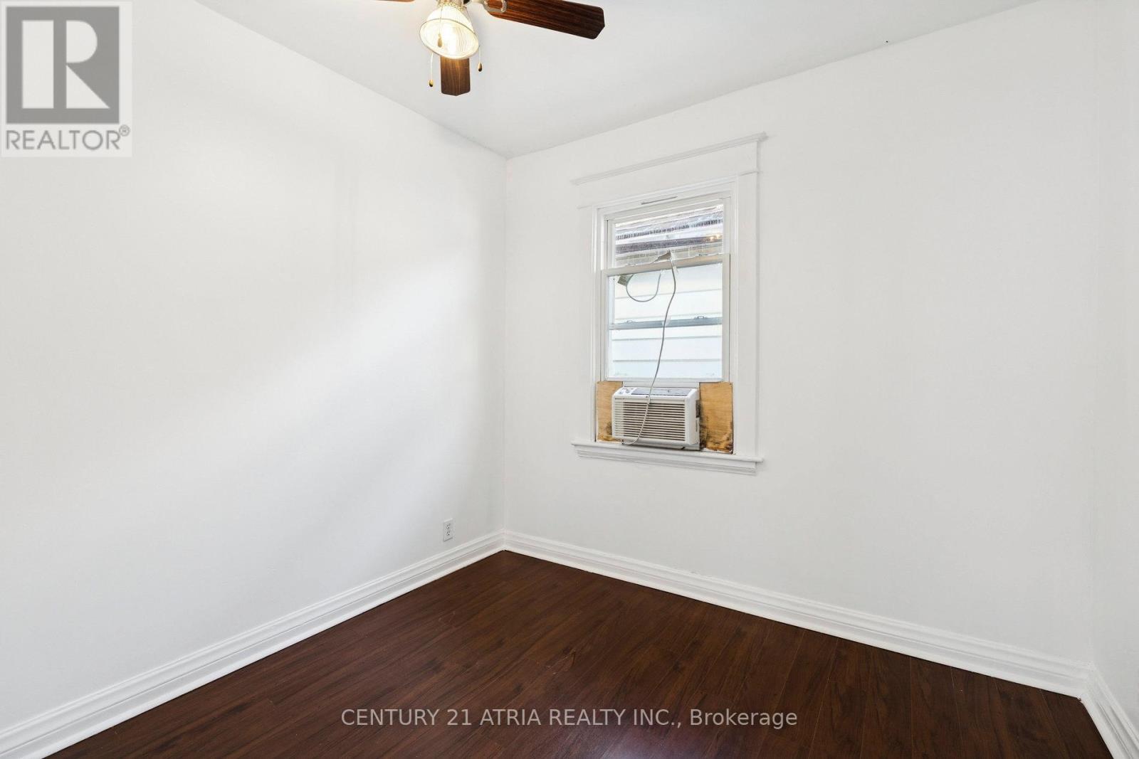 106 Burgar Street, Welland, ON - Indoor Photo Showing Other Room