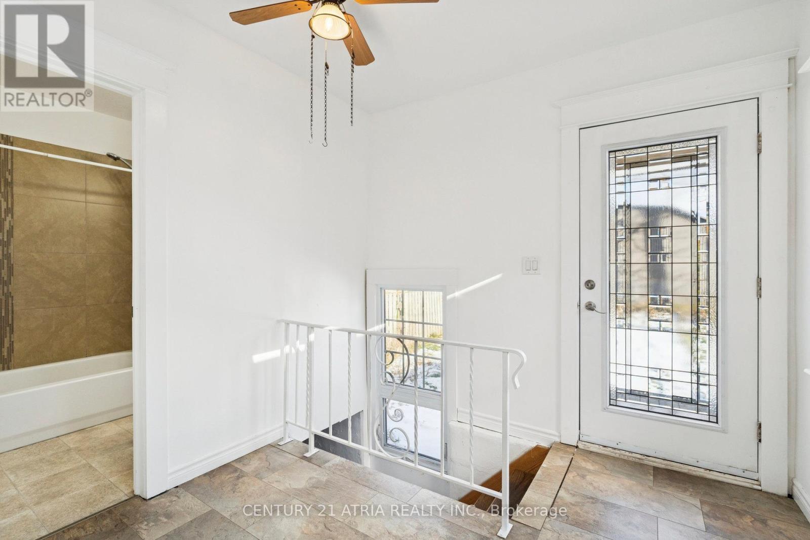 106 Burgar Street, Welland, ON - Indoor Photo Showing Other Room