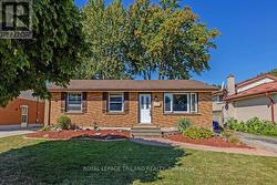 17 VANBUSKIRK DRIVE St. Thomas, ON N5R 4Z1