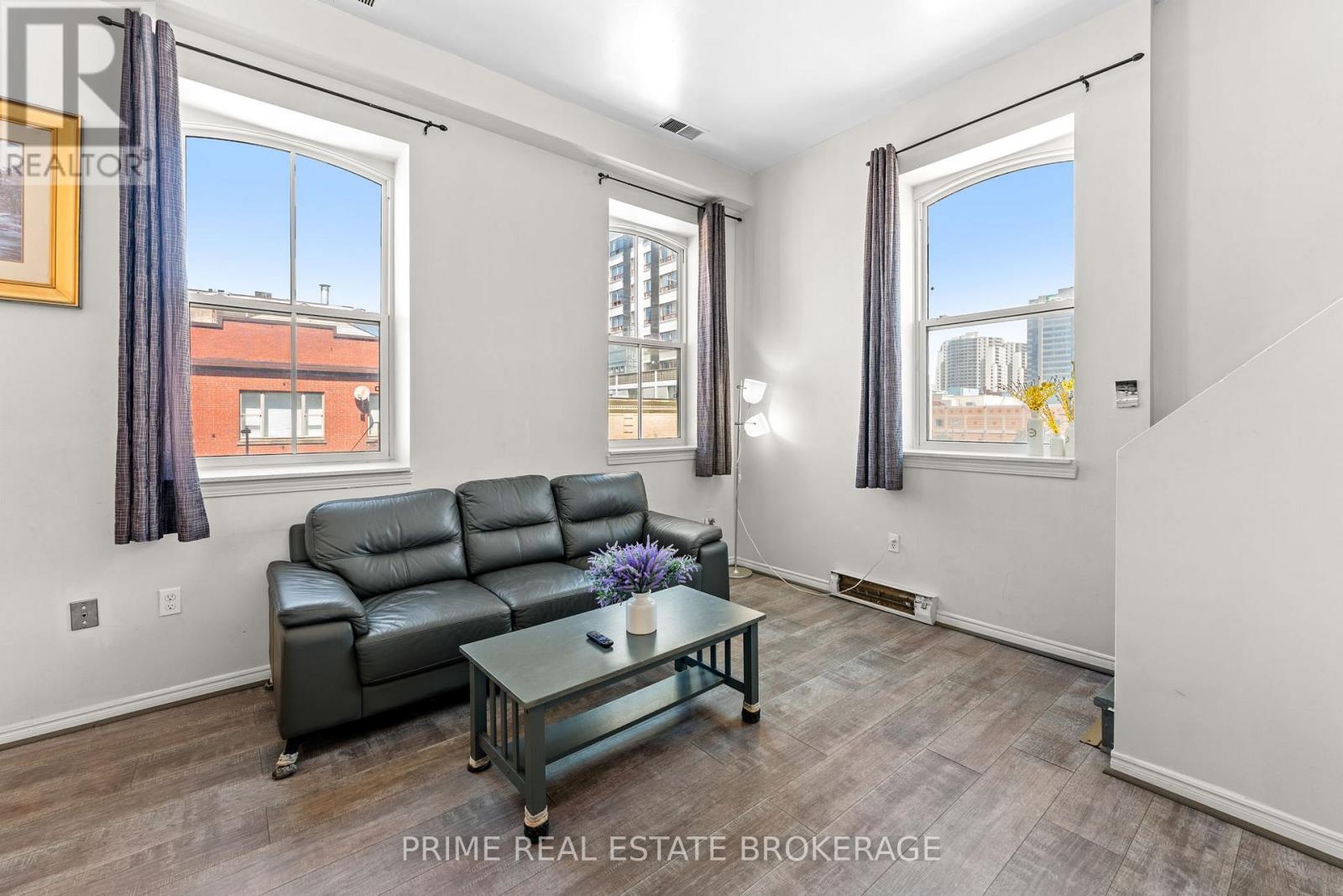Unit 4 - 366 Richmond Street, London East (East K), ON - Indoor Photo Showing Living Room