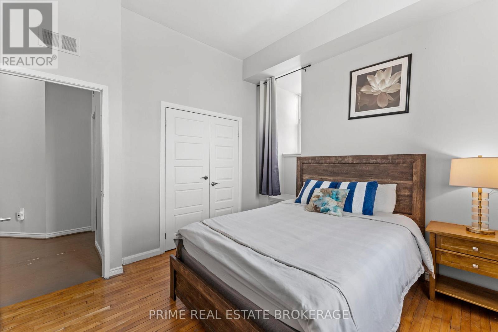 Unit 4 - 366 Richmond Street, London East (East K), ON - Indoor Photo Showing Bedroom