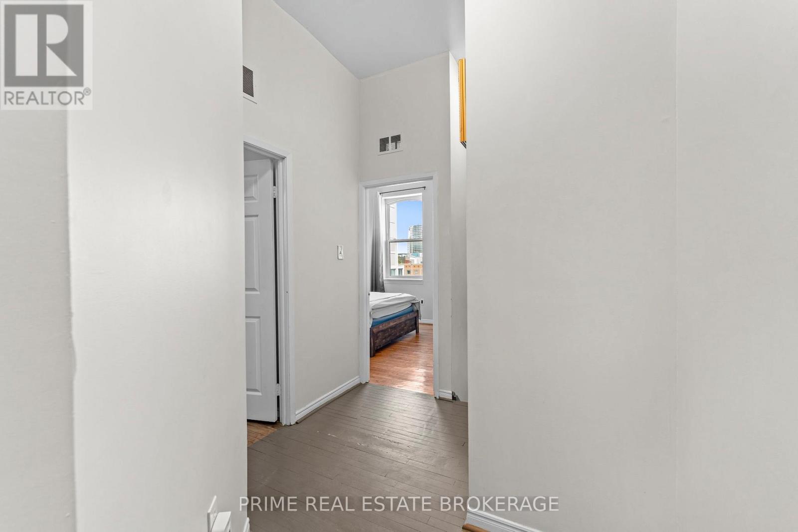 Unit 4 - 366 Richmond Street, London East (East K), ON - Other