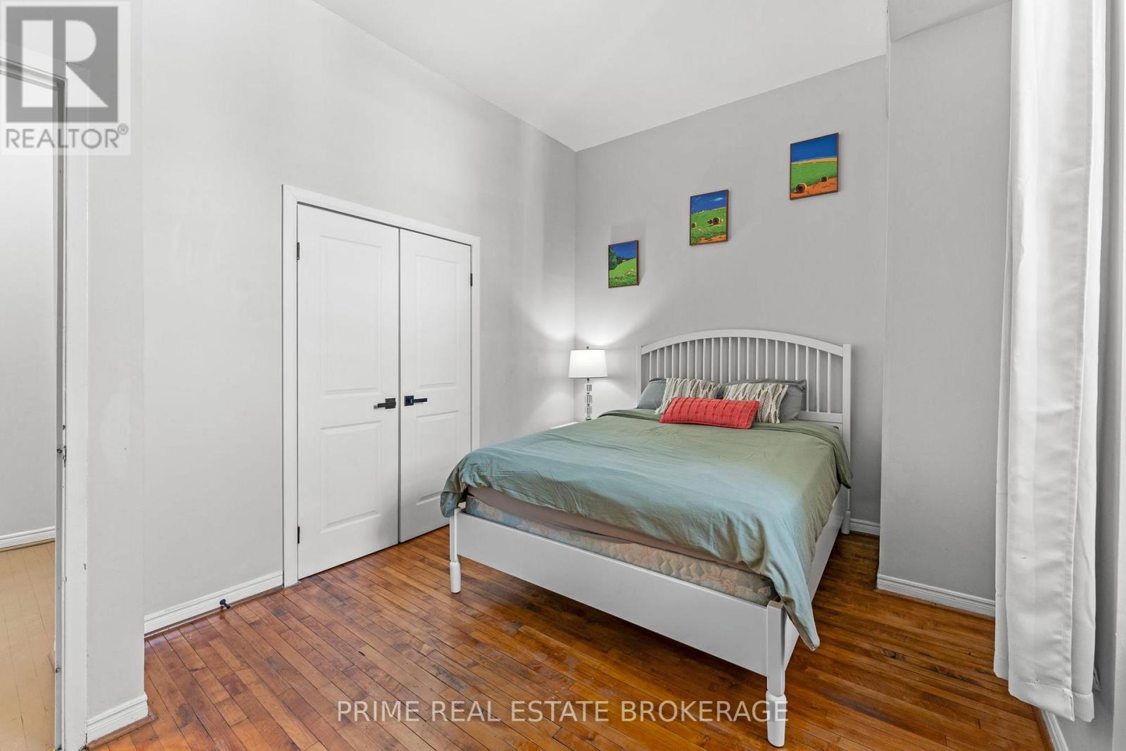 Unit 4 - 366 Richmond Street, London East (East K), ON - Indoor Photo Showing Bedroom
