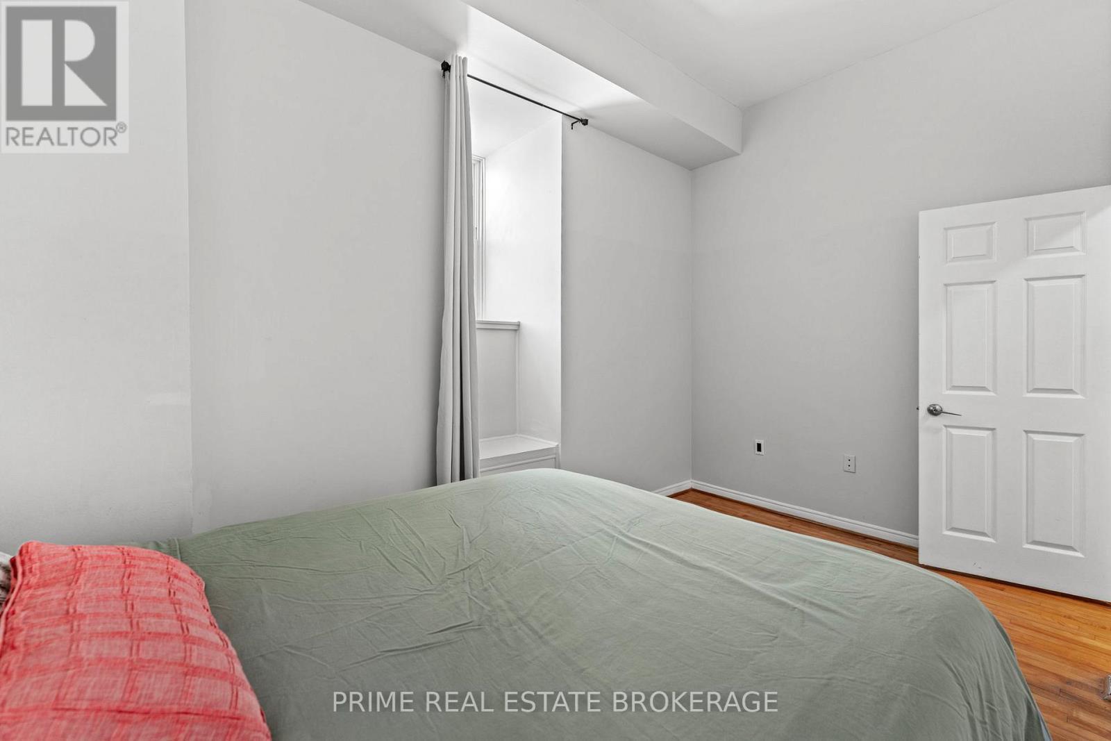 Unit 4 - 366 Richmond Street, London East (East K), ON - Indoor Photo Showing Bedroom