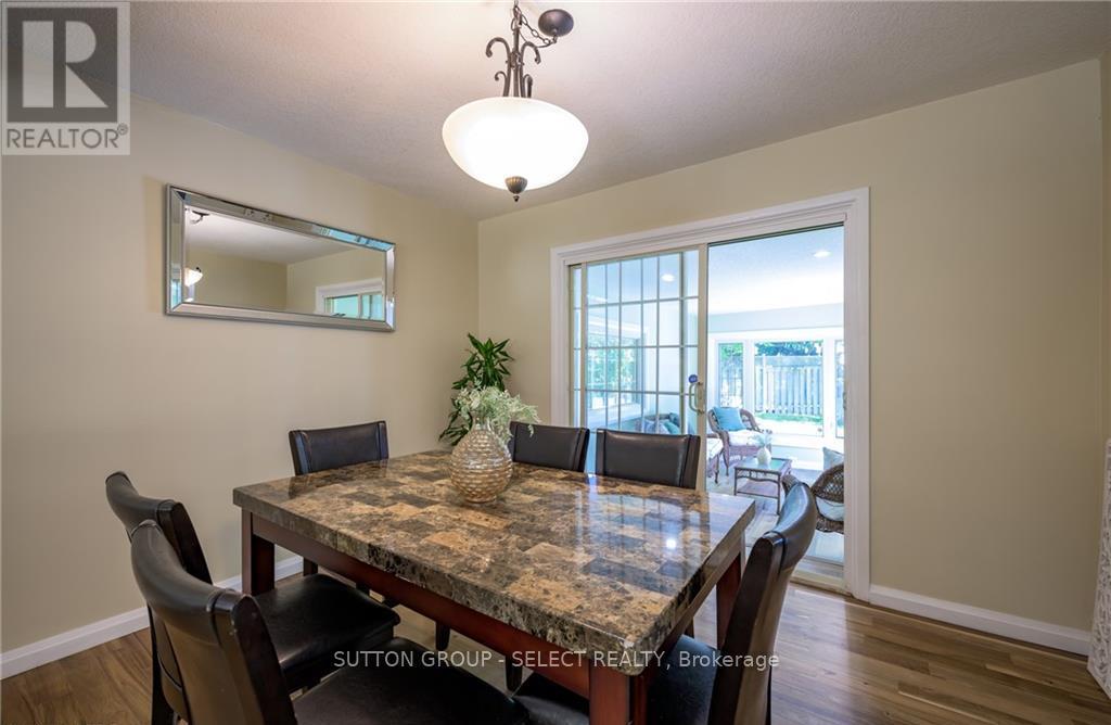 Upper - 6 Kirkton Court, London North (North H), ON - Indoor Photo Showing Dining Room