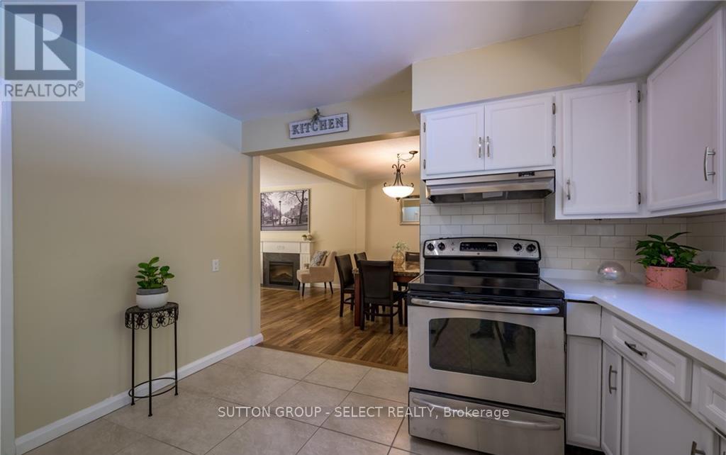 Upper - 6 Kirkton Court, London North (North H), ON - Indoor Photo Showing Kitchen