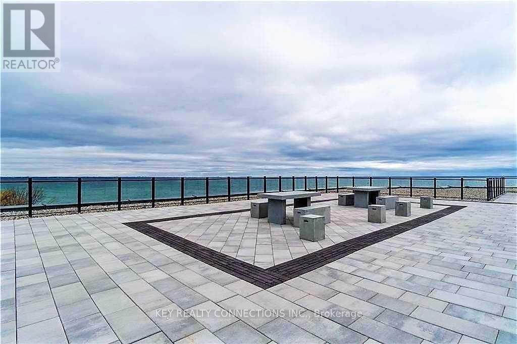 Roof Top Terrace - 225 - 101 Shoreview Place, Hamilton, ON - Outdoor