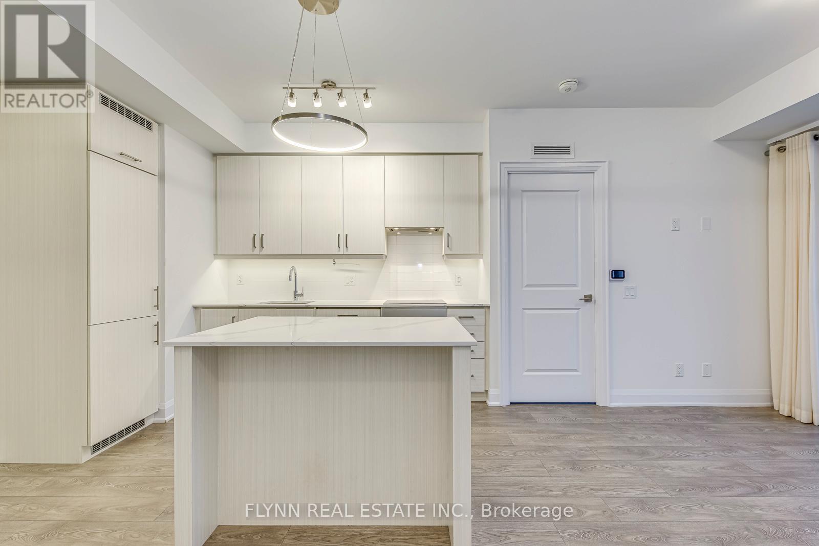 2001 - 36 Elm Drive W, Mississauga, ON - Indoor Photo Showing Kitchen