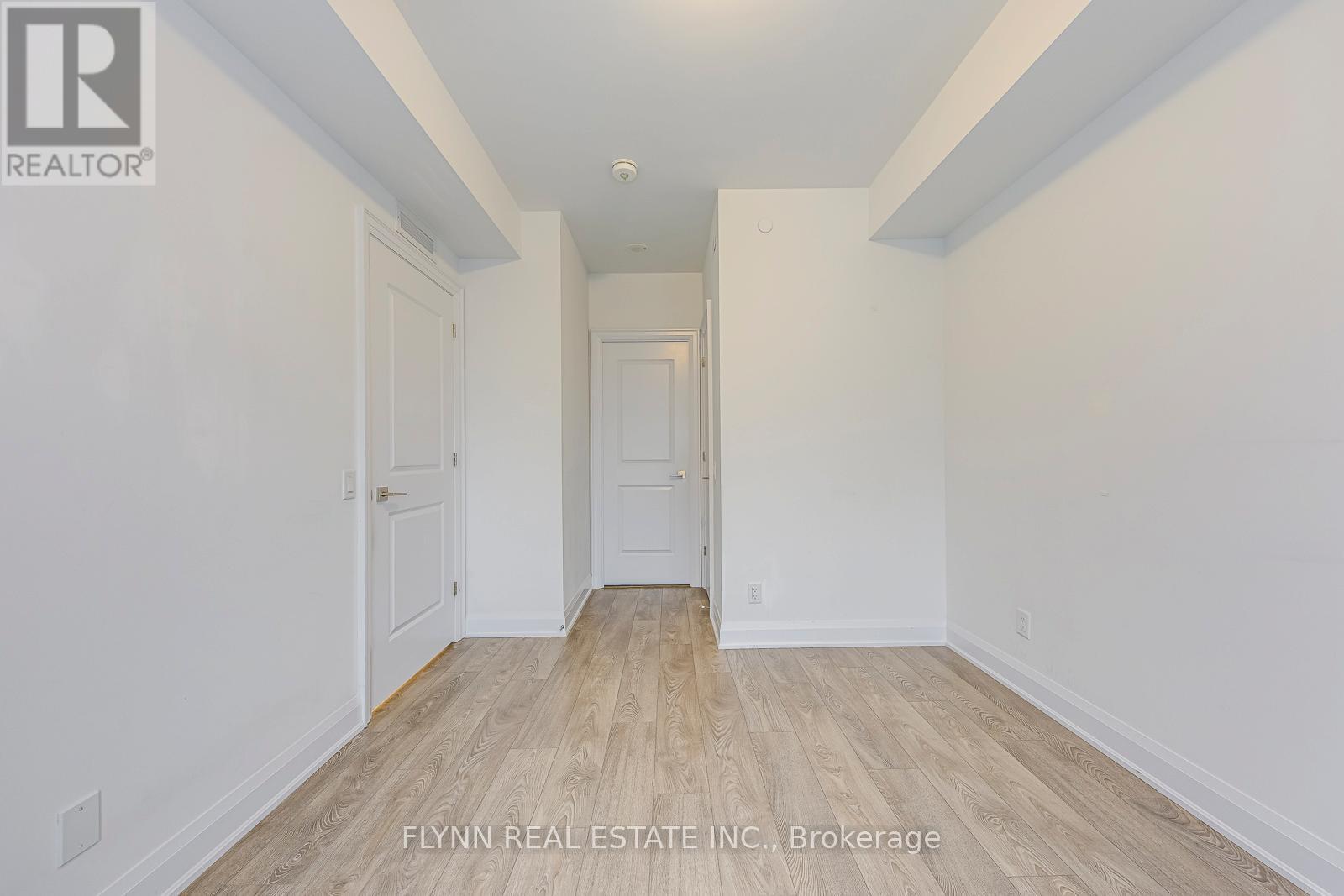 2001 - 36 Elm Drive W, Mississauga, ON - Indoor Photo Showing Other Room