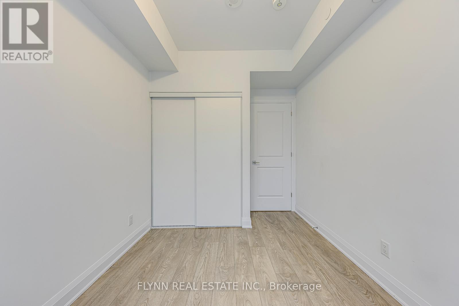 2001 - 36 Elm Drive W, Mississauga, ON - Indoor Photo Showing Other Room