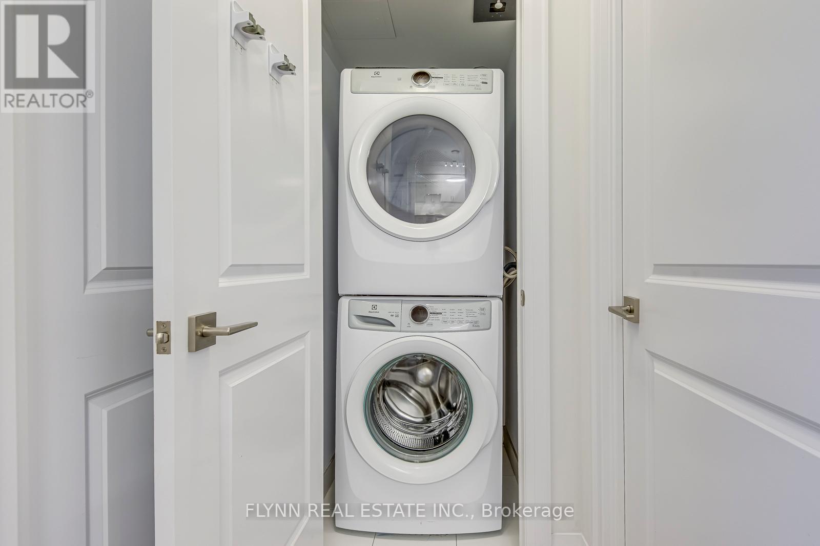 2001 - 36 Elm Drive W, Mississauga, ON - Indoor Photo Showing Laundry Room