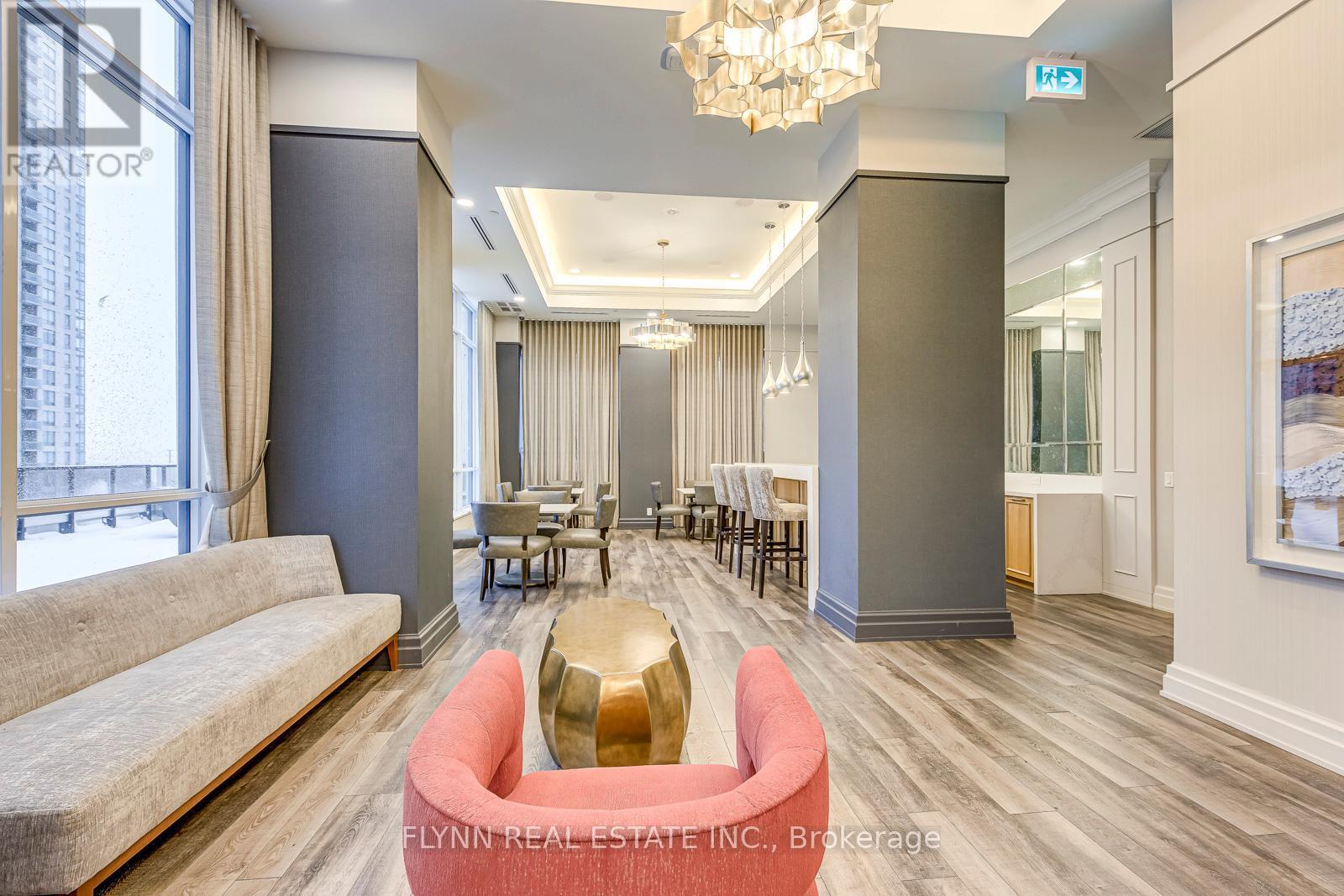 2001 - 36 Elm Drive W, Mississauga, ON - Indoor