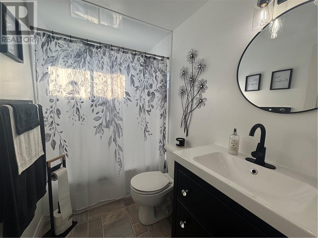 108 Armand Crescent, Chelmsford, ON - Indoor Photo Showing Bathroom