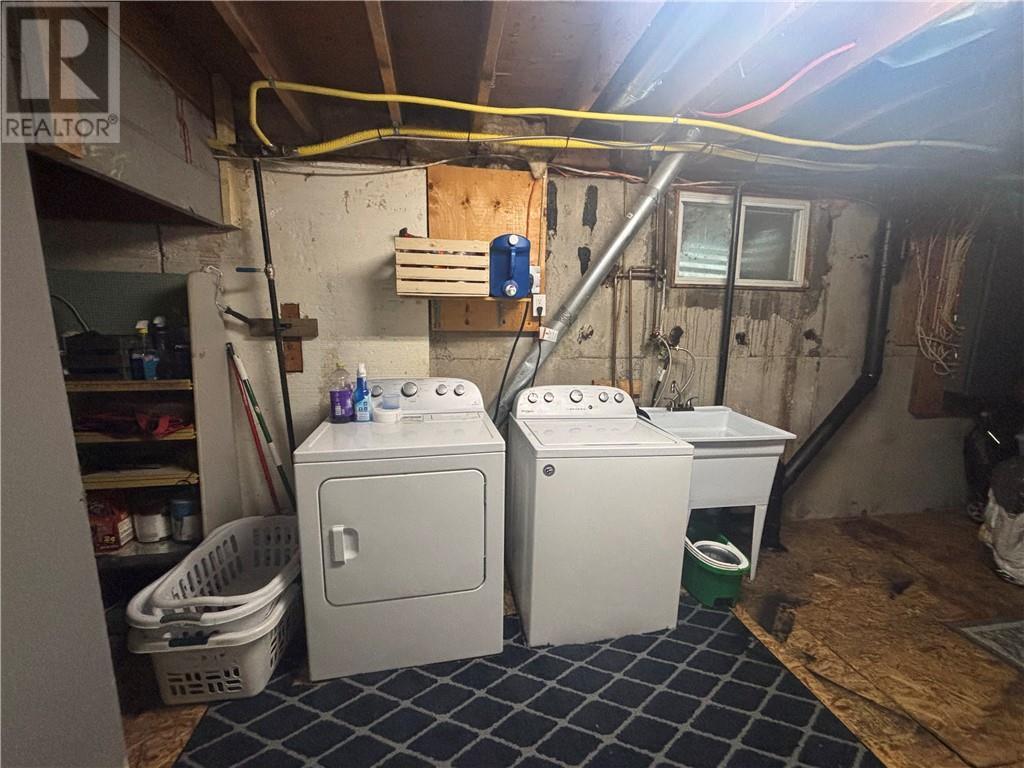 108 Armand Crescent, Chelmsford, ON - Indoor Photo Showing Laundry Room