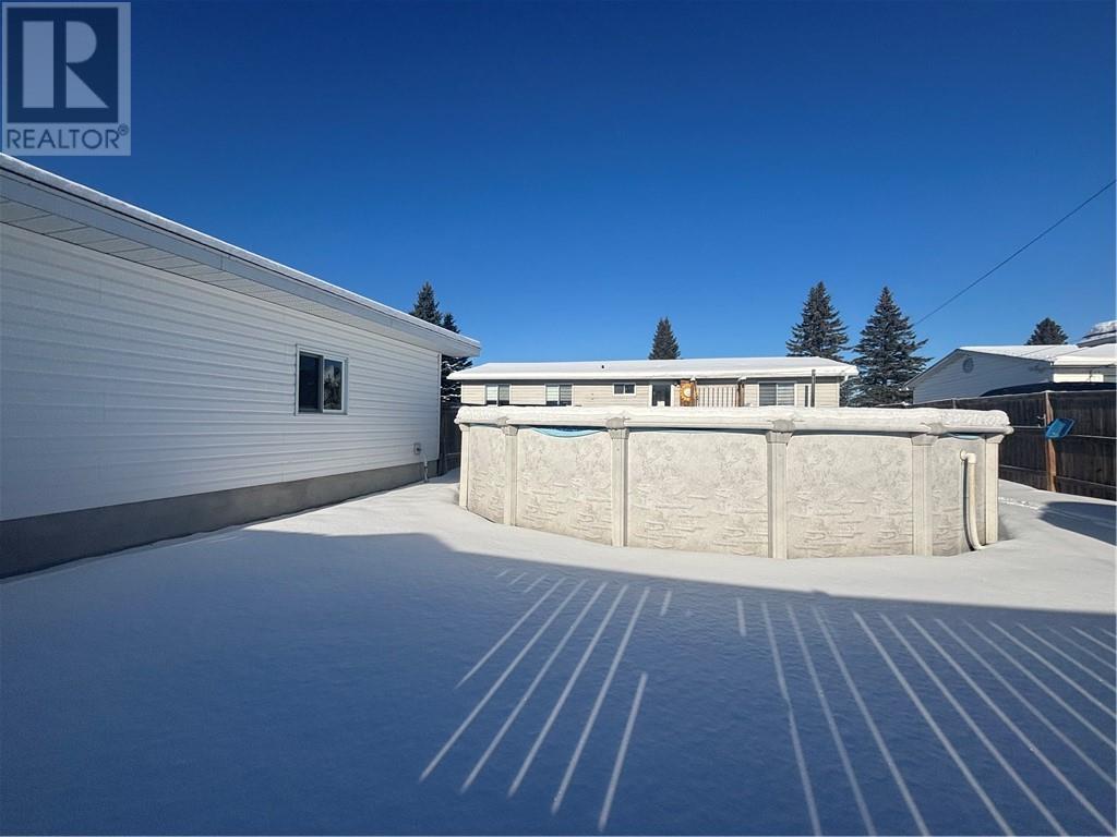 108 Armand Crescent, Chelmsford, ON - Outdoor