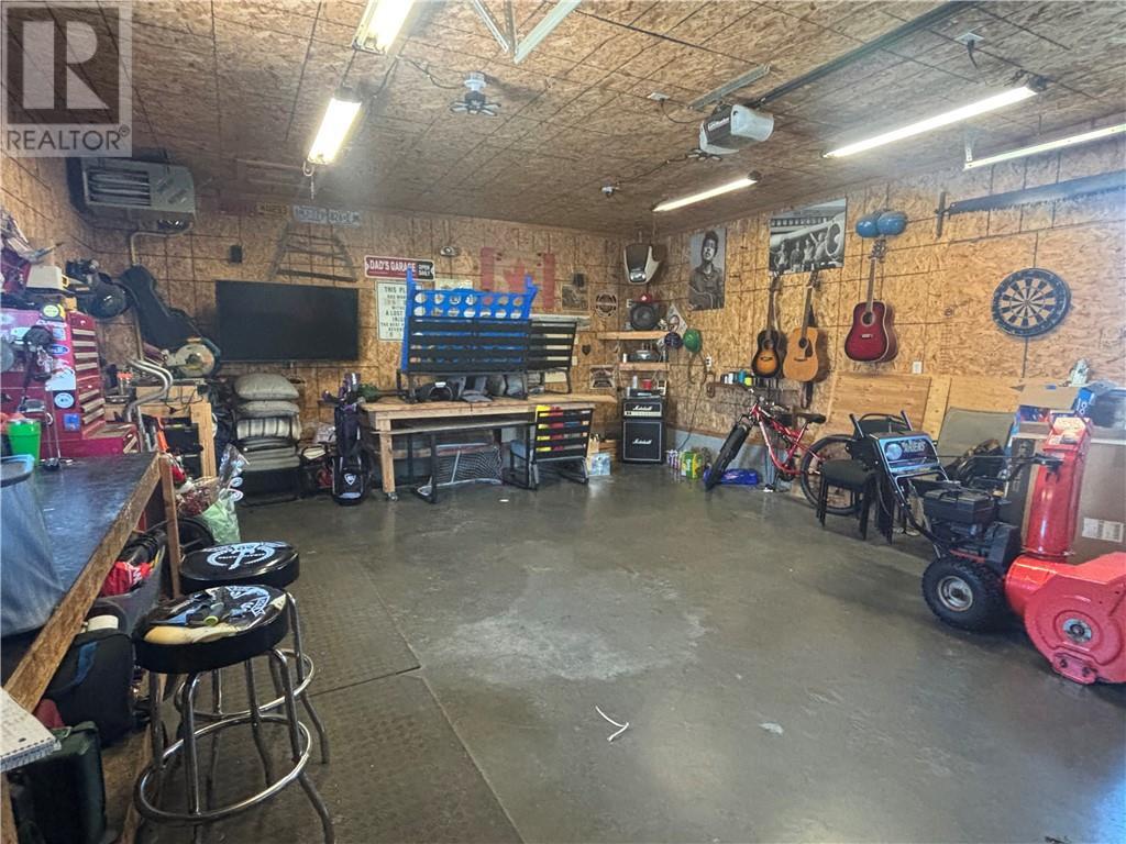 108 Armand Crescent, Chelmsford, ON - Indoor Photo Showing Garage