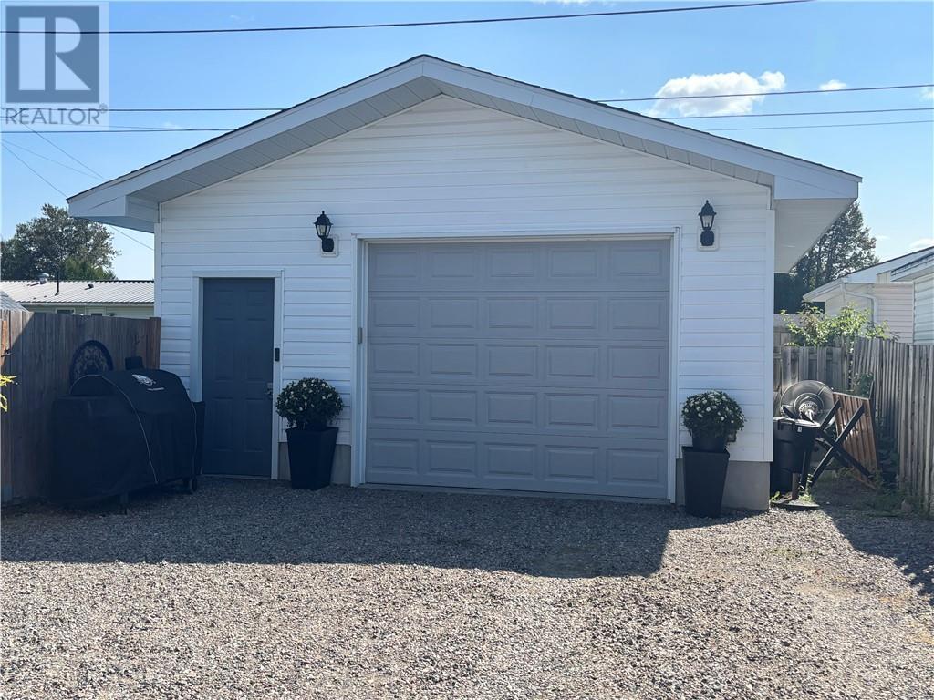 108 Armand Crescent, Chelmsford, ON - Outdoor