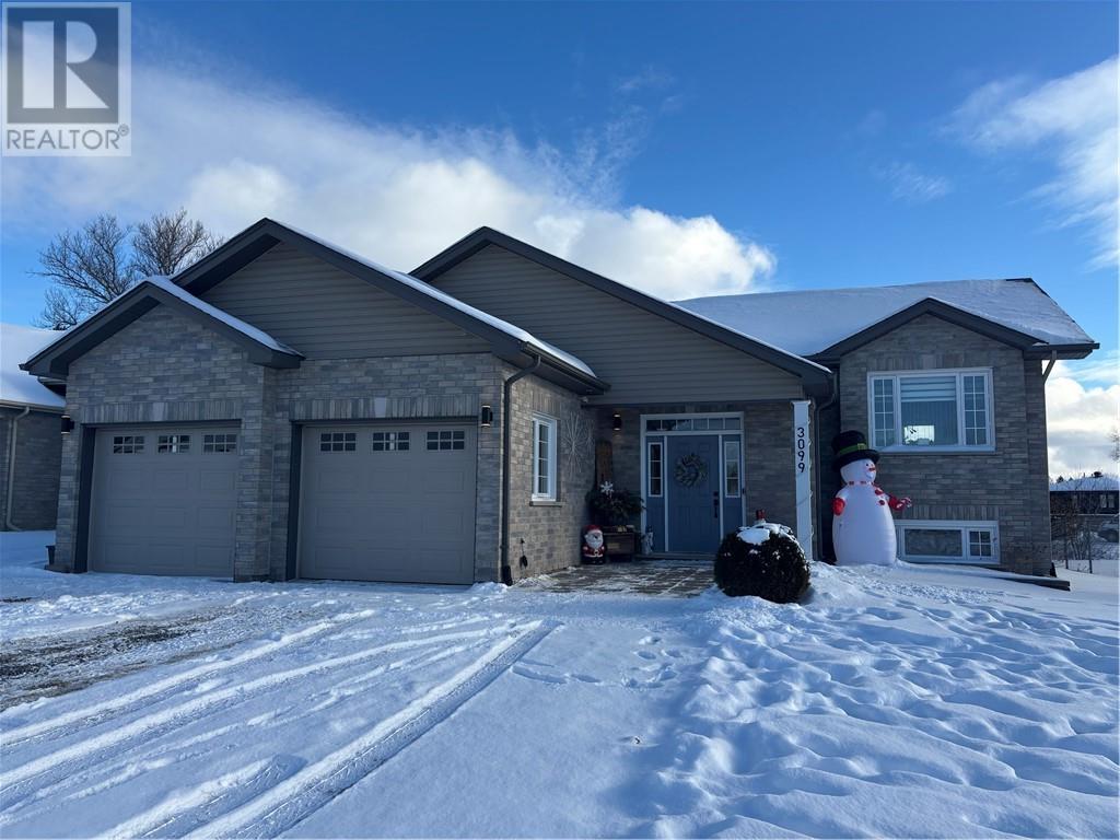 3099 Anizette Street, Chelmsford, ON - Outdoor With Facade