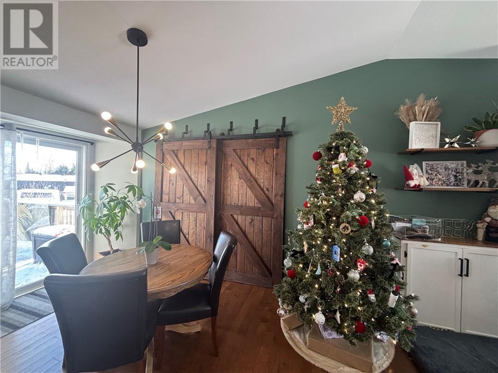 3099 Anizette Street, Chelmsford, ON - Indoor Photo Showing Dining Room