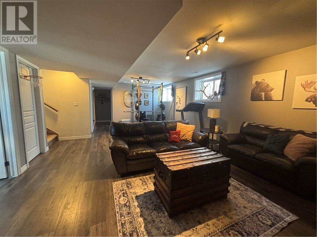 3099 Anizette Street, Chelmsford, ON - Indoor Photo Showing Living Room