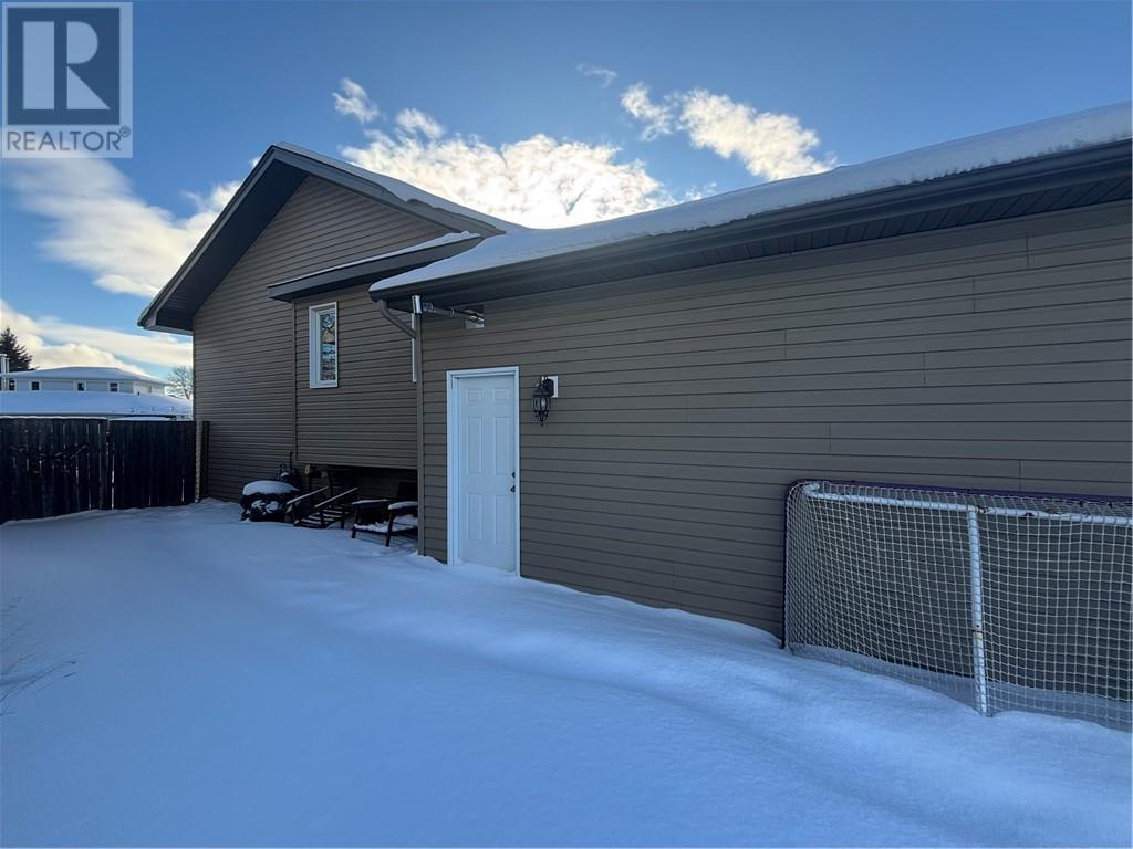 3099 Anizette Street, Chelmsford, ON - Outdoor With Exterior