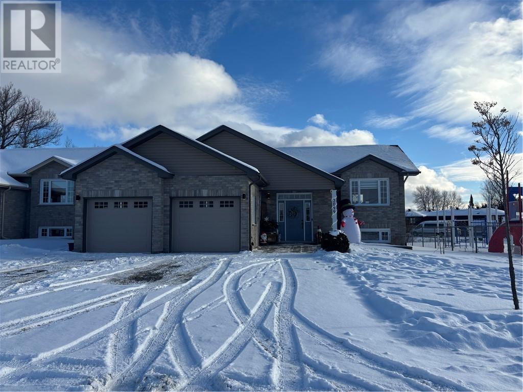 3099 Anizette Street, Chelmsford, ON - Outdoor With Facade