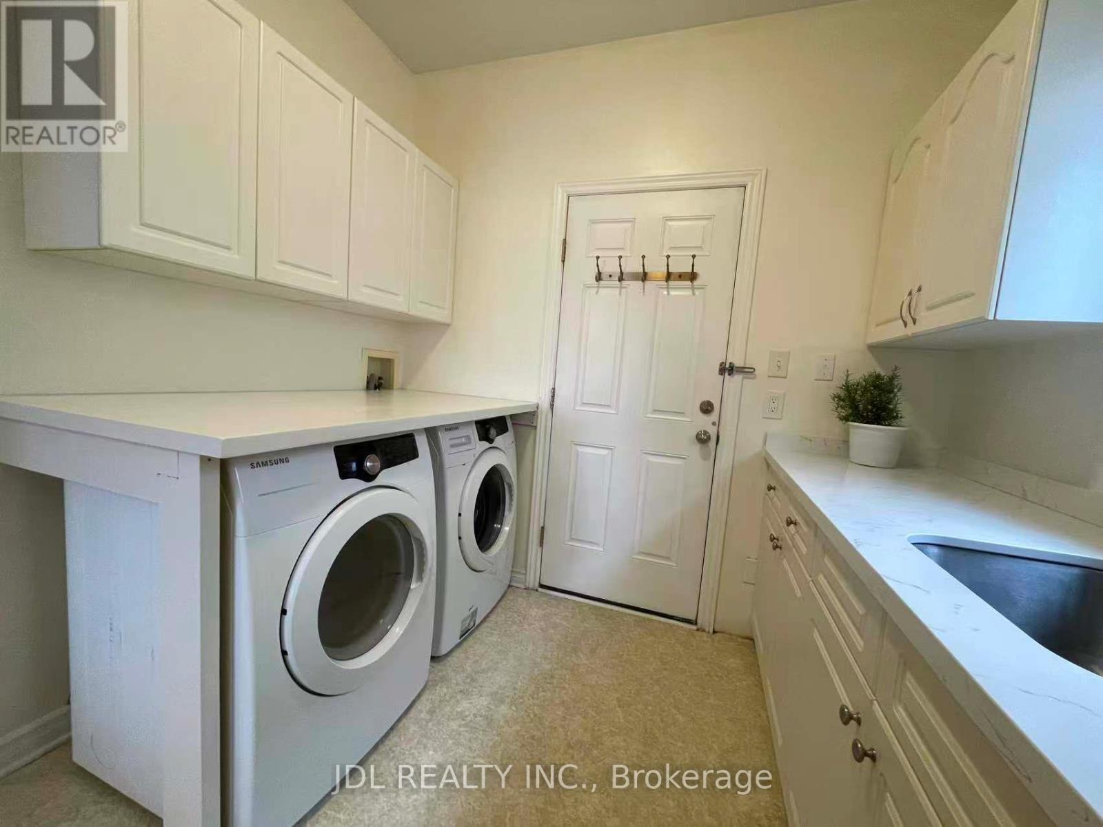 394 Berryhill Drive W, London North, ON - Indoor Photo Showing Laundry Room