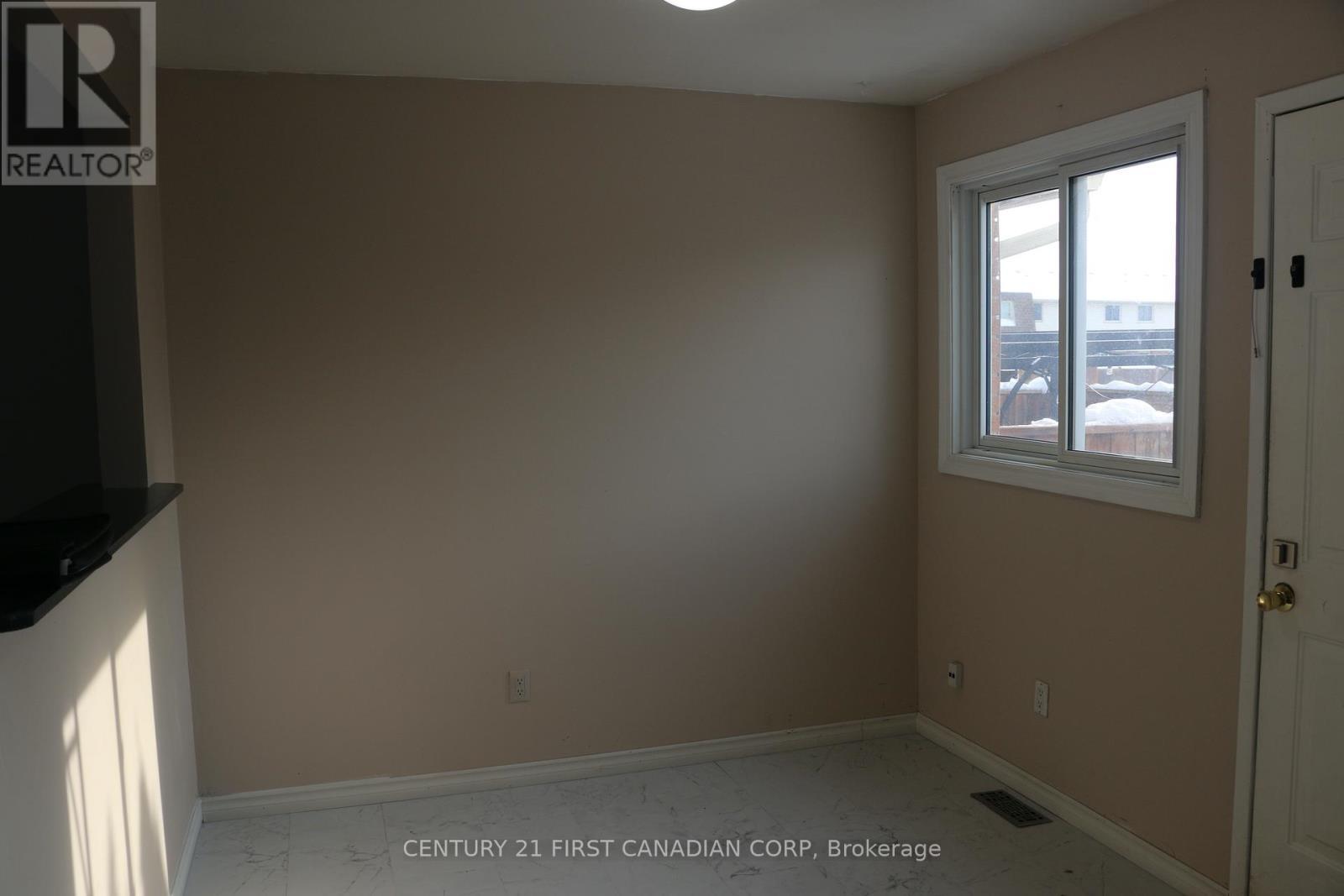 4 - 51 Sholto Drive, London South (South X), ON - Indoor Photo Showing Other Room