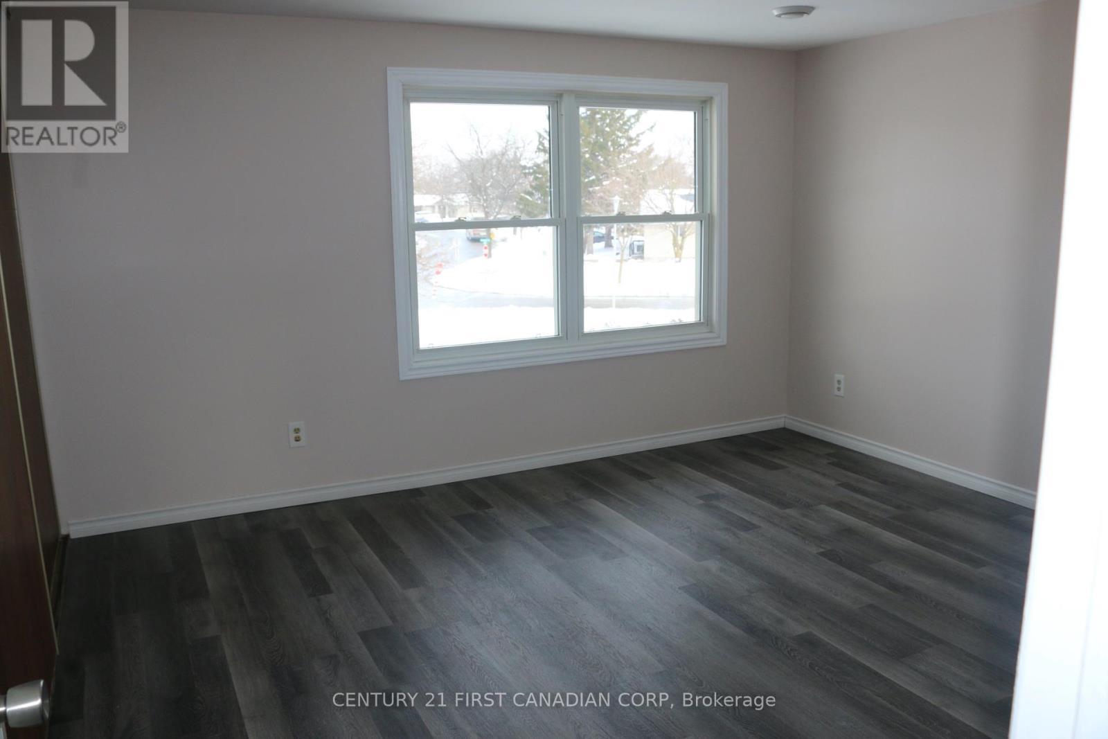 4 - 51 Sholto Drive, London South (South X), ON - Indoor Photo Showing Other Room