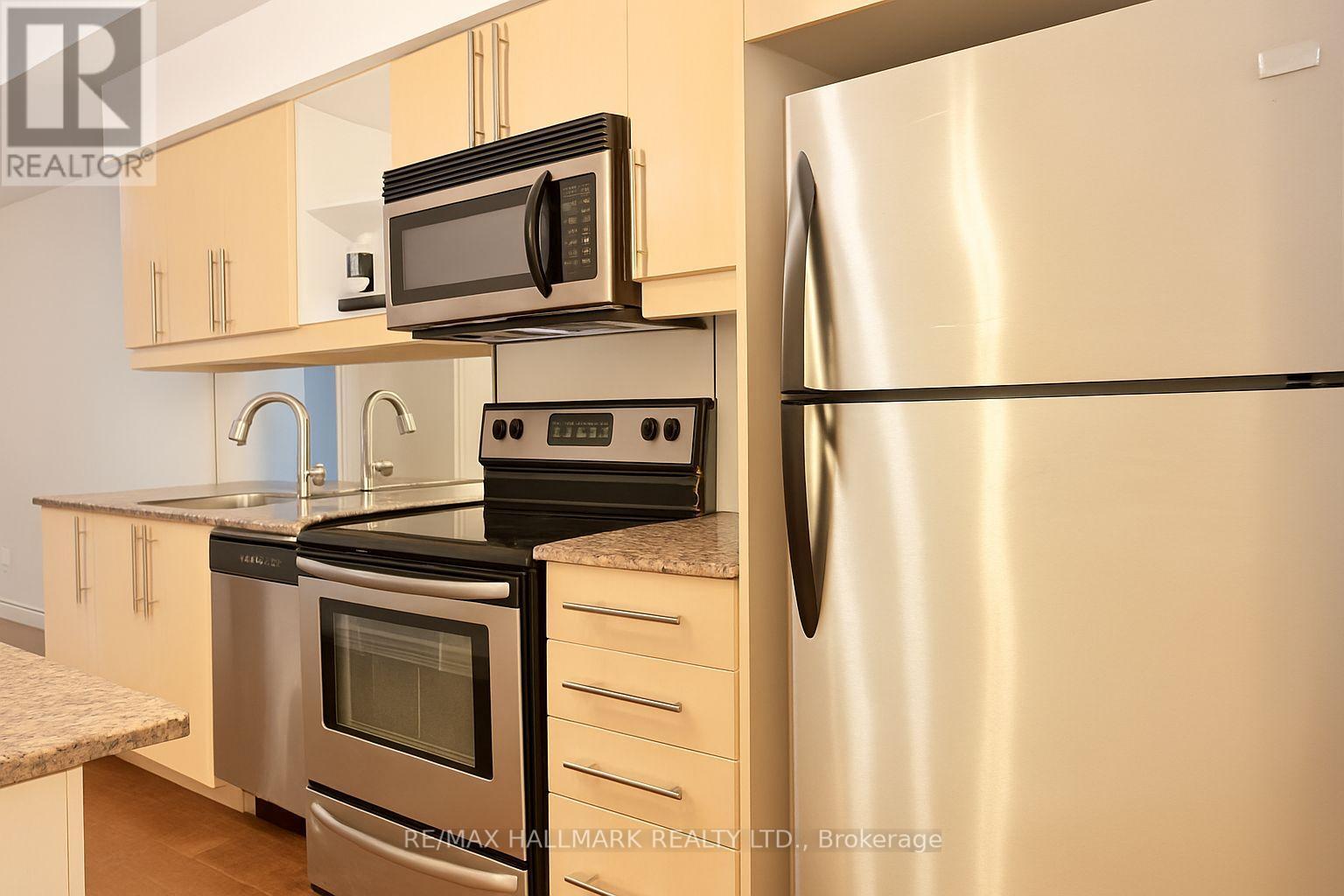 440 - 2885 Bayview Avenue, Toronto, ON - Indoor Photo Showing Kitchen