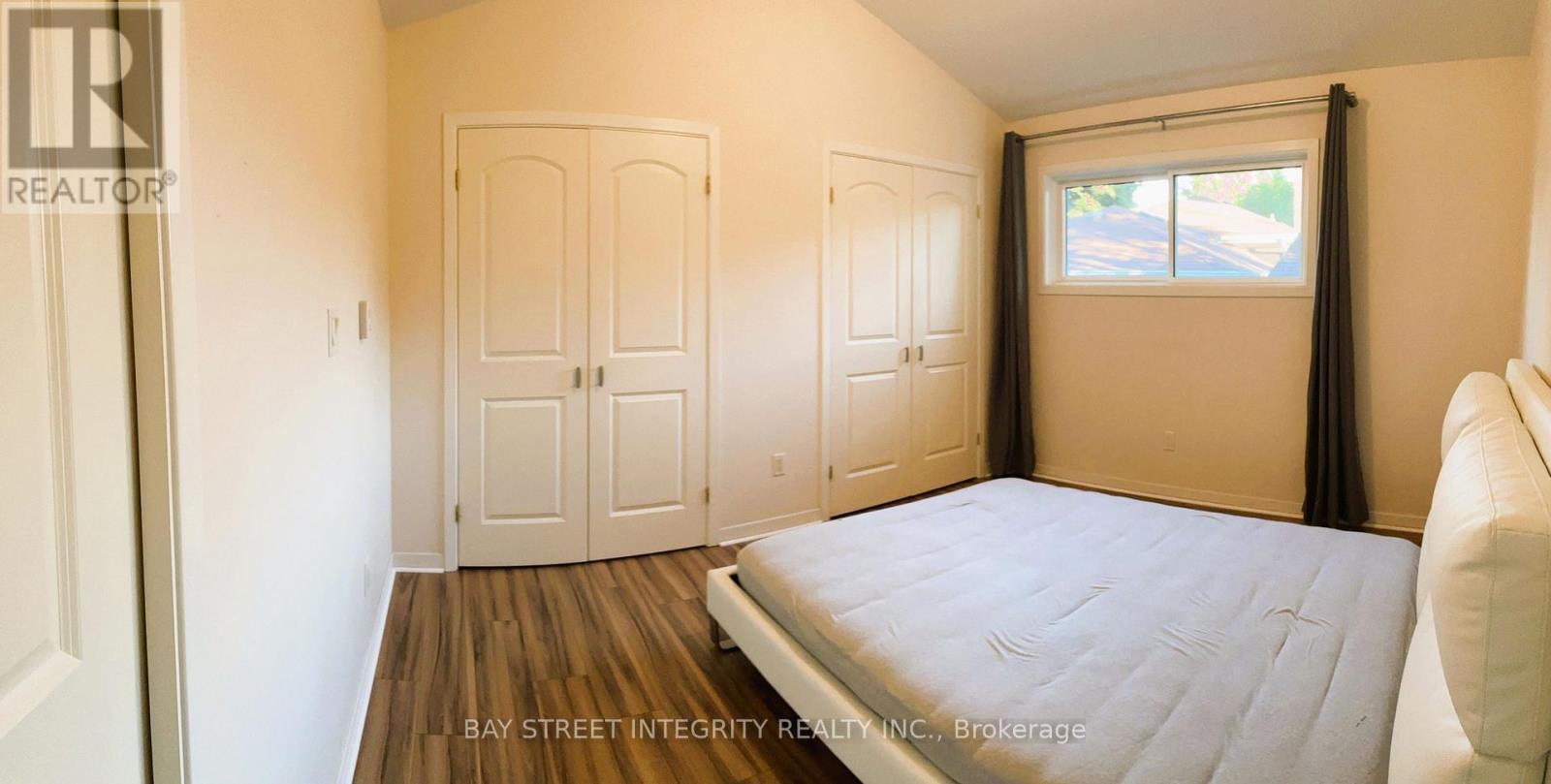 2 - 1339 Pinegrove Road, Oakville, ON - Indoor Photo Showing Bedroom